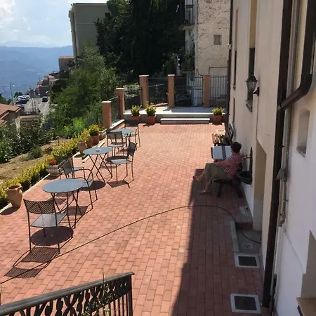 Alojamento de Acomodação e Pequeno-almoço Casa Miraglia Chiaromonte